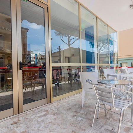 Hotel Serafini Rimini Bagian luar foto