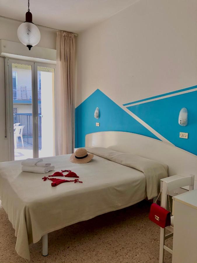 Hotel Serafini Rimini Bagian luar foto