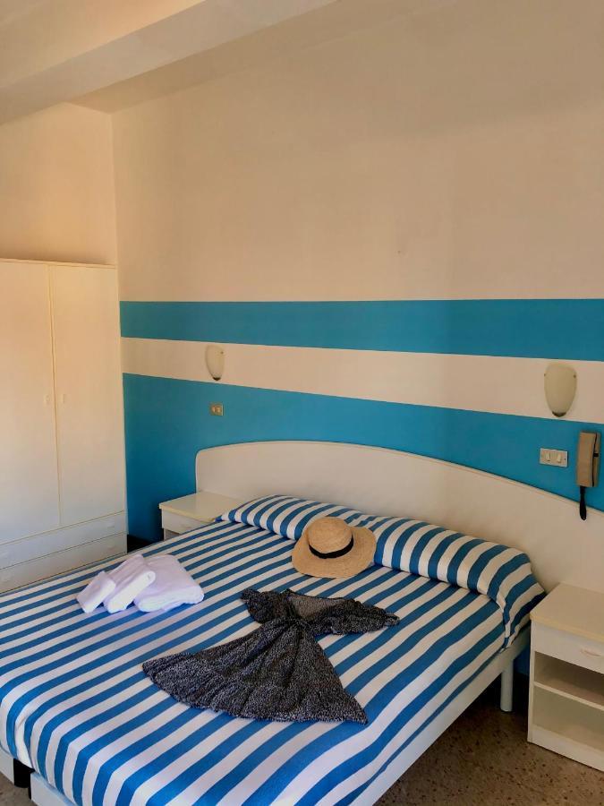 Hotel Serafini Rimini Bagian luar foto