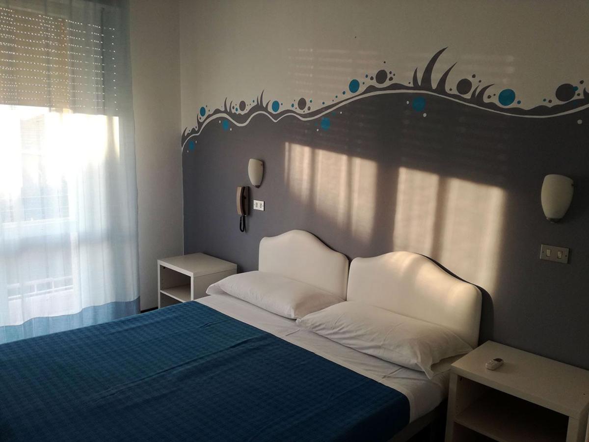 Hotel Serafini Rimini Bagian luar foto