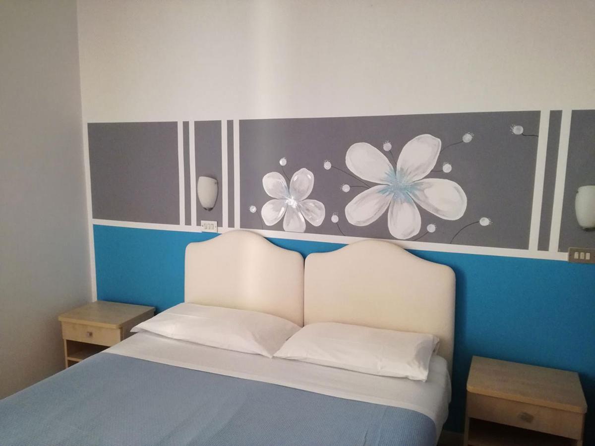 Hotel Serafini Rimini Bagian luar foto