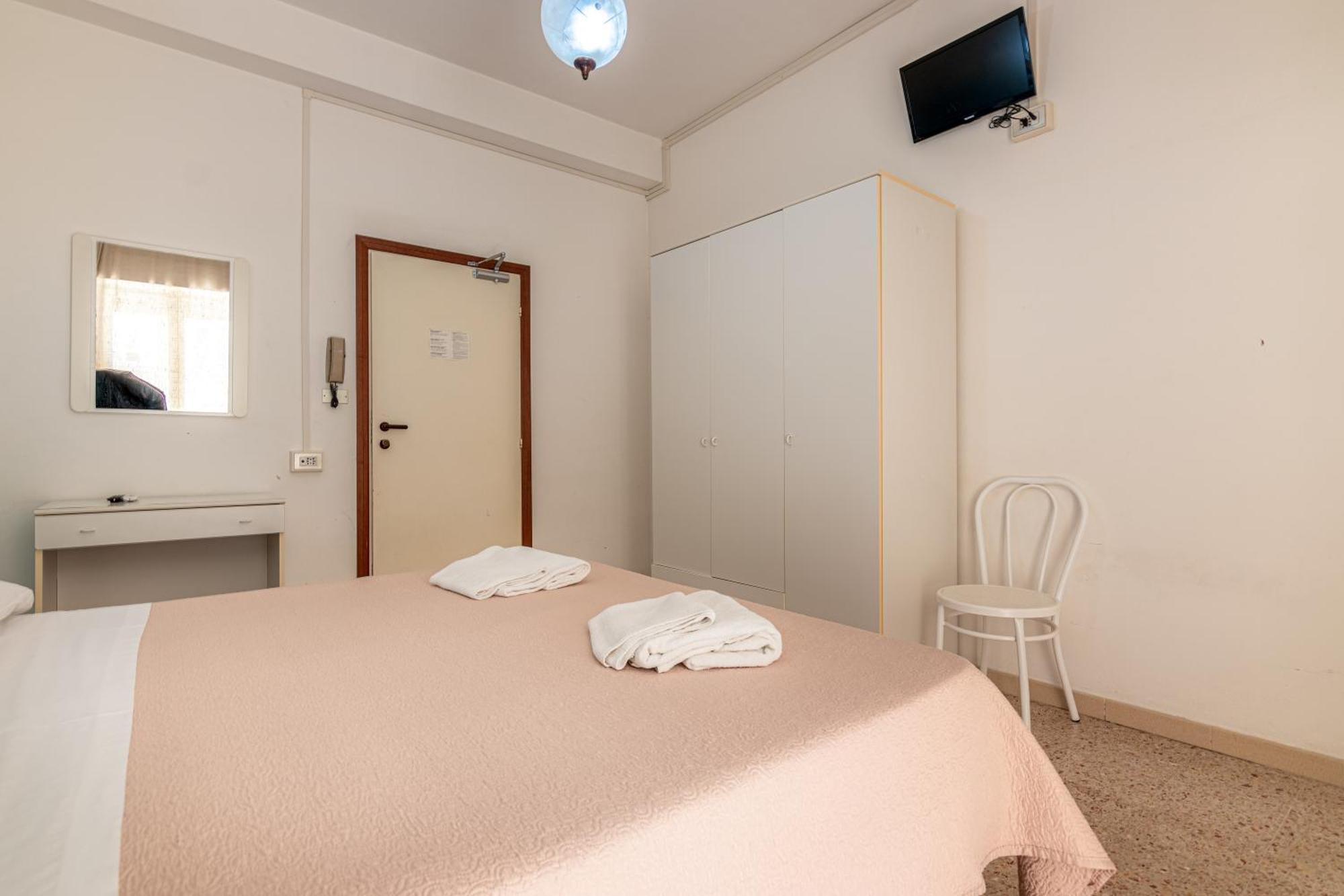 Hotel Serafini Rimini Bagian luar foto