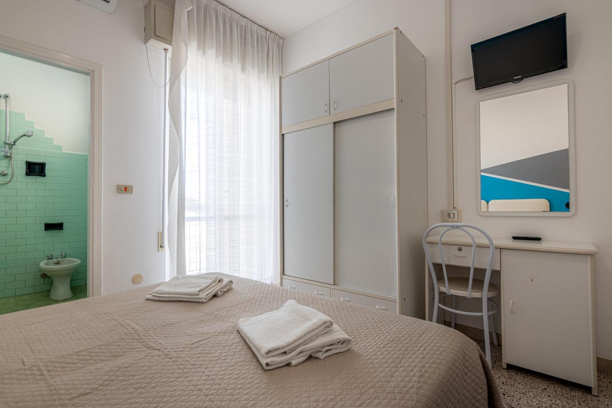 Hotel Serafini Rimini Bagian luar foto